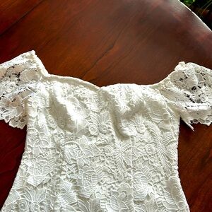 NWOT GUESS WHITE LACE OFF THE Shoulder dress.